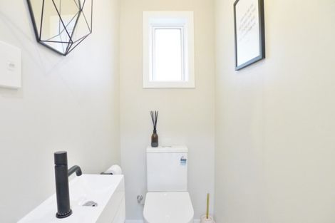 Photo of property in 25a Lidcombe Place, Avondale, Auckland, 1026