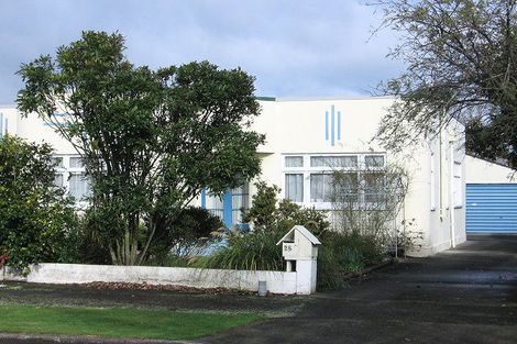 Photo of property in 28 Ake Ake Avenue, Hokowhitu, Palmerston North, 4410