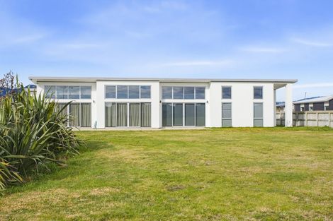 Photo of property in 12 Bridford Way, Paraparaumu, 5032