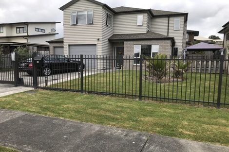 Photo of property in 24 Midhurst Avenue, Henderson, Auckland, 0612