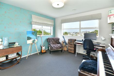 Photo of property in 17 Waldorf Crescent, Orewa, 0931