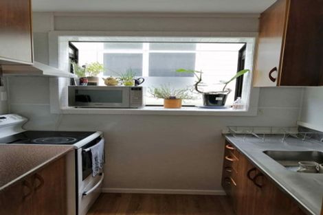 Photo of property in 118 Lyall Parade, Lyall Bay, Wellington, 6022