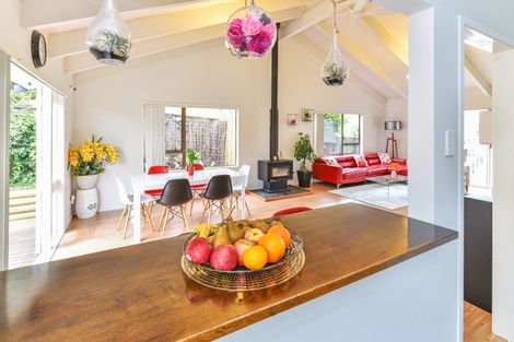 Photo of property in 24 Deodar Place, Totara Heights, Auckland, 2105