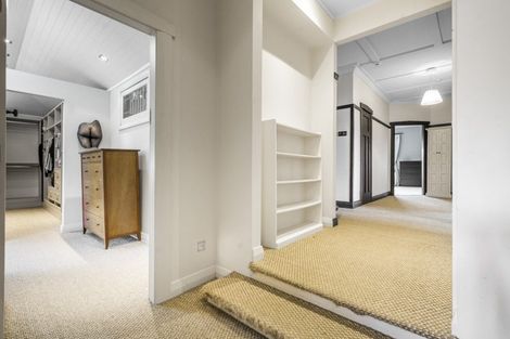 Photo of property in 1 Maungakiekie Avenue, Greenlane, Auckland, 1051