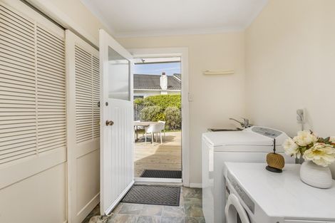 Photo of property in 22 Resolution Street, Lyall Bay, Wellington, 6022