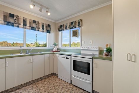 Photo of property in 6c Fairview Place, Westown, New Plymouth, 4310