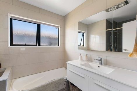 Photo of property in 55 Edgewater Parade, Waiuku, 2123