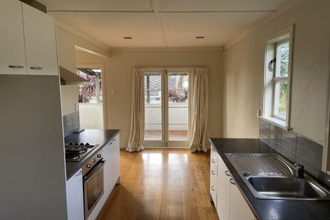 Photo of property in 17 Blacklock Avenue, Henderson, Auckland, 0612