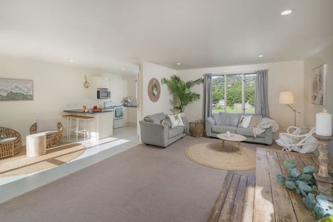 Photo of property in 37 Hahei Beach Road, Hahei, Whitianga, 3591