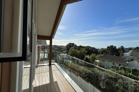 Photo of property in 7b Garadice Road, Rothesay Bay, Auckland, 0630