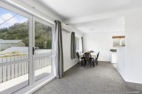 Photo of property in 13a Bristol Street, Island Bay, Wellington, 6023
