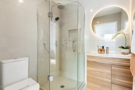 Photo of property in 5a Glendhu Road, Bayview, Auckland, 0629