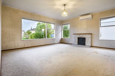 Photo of property in 46 Fairclough Road, Beach Haven, Auckland, 0626