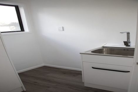 Photo of property in 2/128 Manuka Road, Bayview, Auckland, 0629