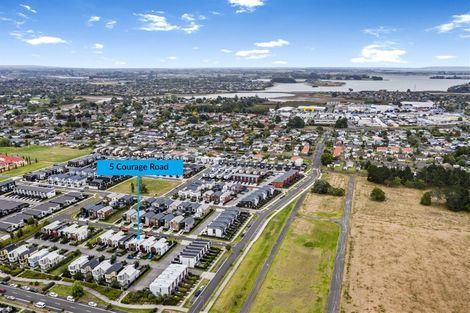 Photo of property in 5 Courage Road, Papakura, 2110
