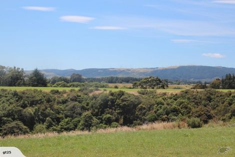 Photo of property in 24 Coutts Way, Fitzherbert, Palmerston North, 4410