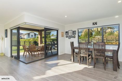 Photo of property in 4 Armstrong Way, Waiuku, 2123