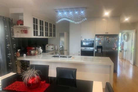 Photo of property in 8 Azzurro Way, Flat Bush, Auckland, 2019