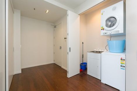 Photo of property in 22 Liardet Apartments, 302/22 Liardet Street, New Plymouth, 4310