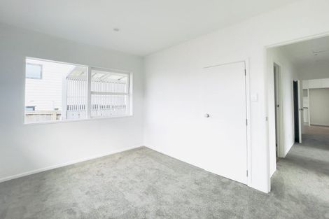 Photo of property in 18a Sylvan Crescent, Te Atatu South, Auckland, 0610