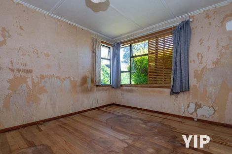 Photo of property in 33 Spenmoor Street, Newlands, Wellington, 6037