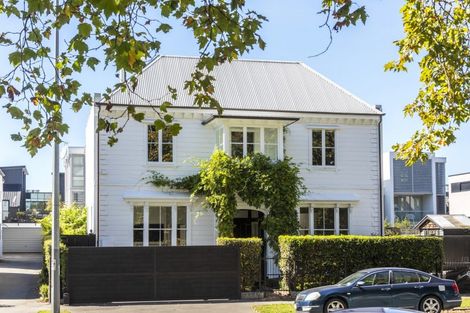 Photo of property in 26 Cranmer Square, Christchurch Central, Christchurch, 8013