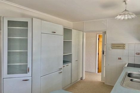 Photo of property in 6 Grimshaw Place, Henderson, Auckland, 0612