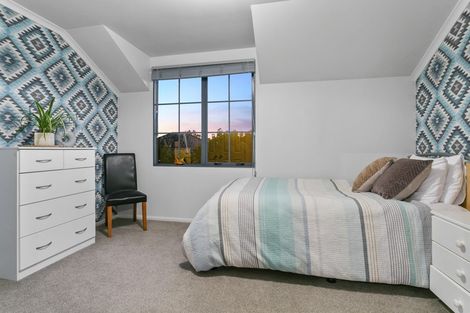 Photo of property in 32c Isobel Road, Greenhithe, Auckland, 0632