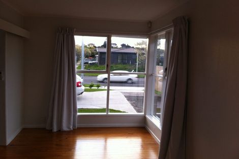 Photo of property in 44 Gossamer Drive, Pakuranga Heights, Auckland, 2010