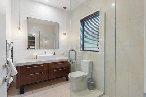 Photo of property in 8 Buckler Court, Jacks Point, Queenstown, 9371