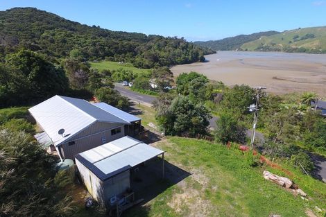 Photo of property in 675 Te Waitere Road, Taharoa, 3988