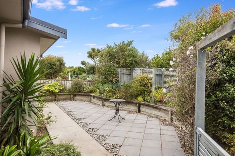 Photo of property in 9 Greenstone Place, Aotea, Porirua, 5024