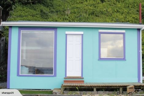 Photo of property in 130 Owhiro Bay Parade, Owhiro Bay, Wellington, 6023