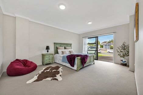 Photo of property in 1/39 Hedge Row, Sunnyhills, Auckland, 2010