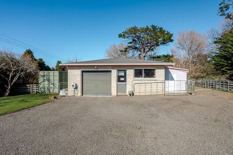 Photo of property in 208 Adelaide Road, Dannevirke, 4930