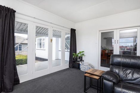 Photo of property in 35 Guy Street, Dannevirke, 4930