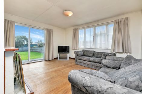 Photo of property in 97 Hillsborough Road, Hillsborough, Auckland, 1042