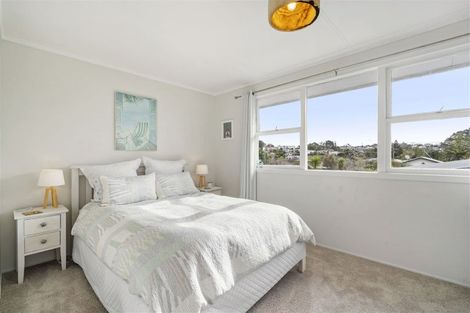 Photo of property in 2/276a Wairau Road, Glenfield, Auckland, 0627
