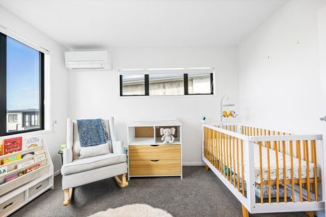 Photo of property in 4/7 Scott Road, Hobsonville, Auckland, 0616