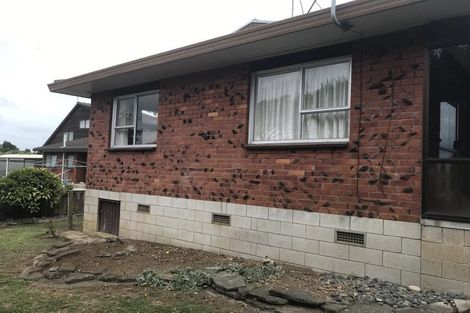 Photo of property in 2/6 Sunshine Place, Papakura, 2110