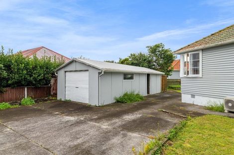Photo of property in 2 Dixon Avenue, Hawera, 4610