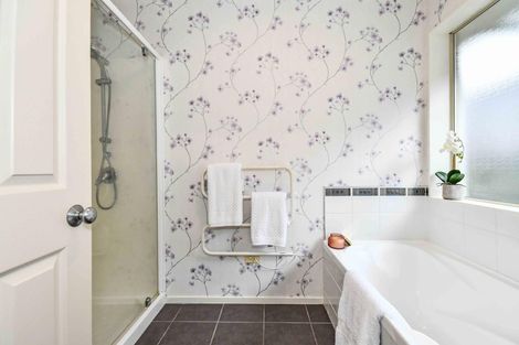 Photo of property in 17 Parkhaven Drive, Rosehill, Papakura, 2113