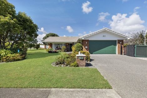 Photo of property in 2 Mirabell Place, Golflands, Auckland, 2013