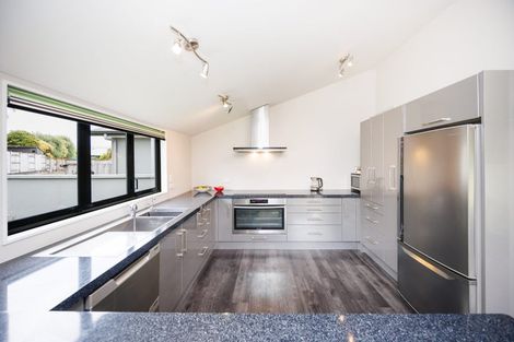 Photo of property in 27 Abby Road, Fitzherbert, Palmerston North, 4410