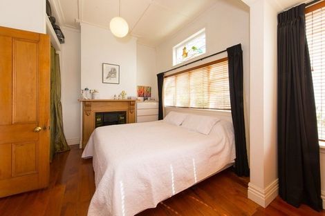 Photo of property in 31 Sutherland Road, Point Chevalier, Auckland, 1025