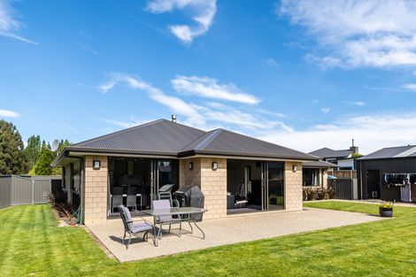 Photo of property in 71 Grandvista Drive, Green Island, Dunedin, 9018