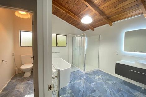 Photo of property in 2/24 Matipo Road, Mairangi Bay, Auckland, 0630