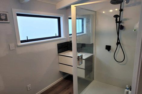 Photo of property in 38 Holiday Road, Stanmore Bay, Whangaparaoa, 0932