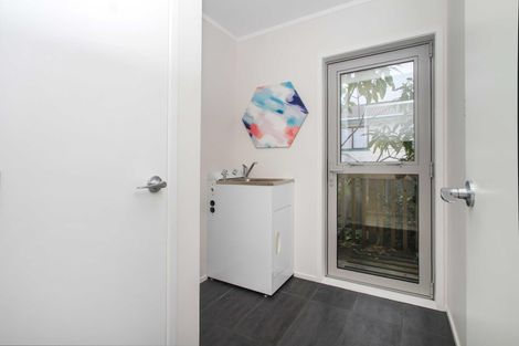 Photo of property in 29a Sylvan Crescent, Te Atatu South, Auckland, 0610