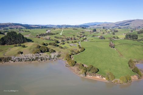 Photo of property in 18 Warren Road, Raglan, 3295